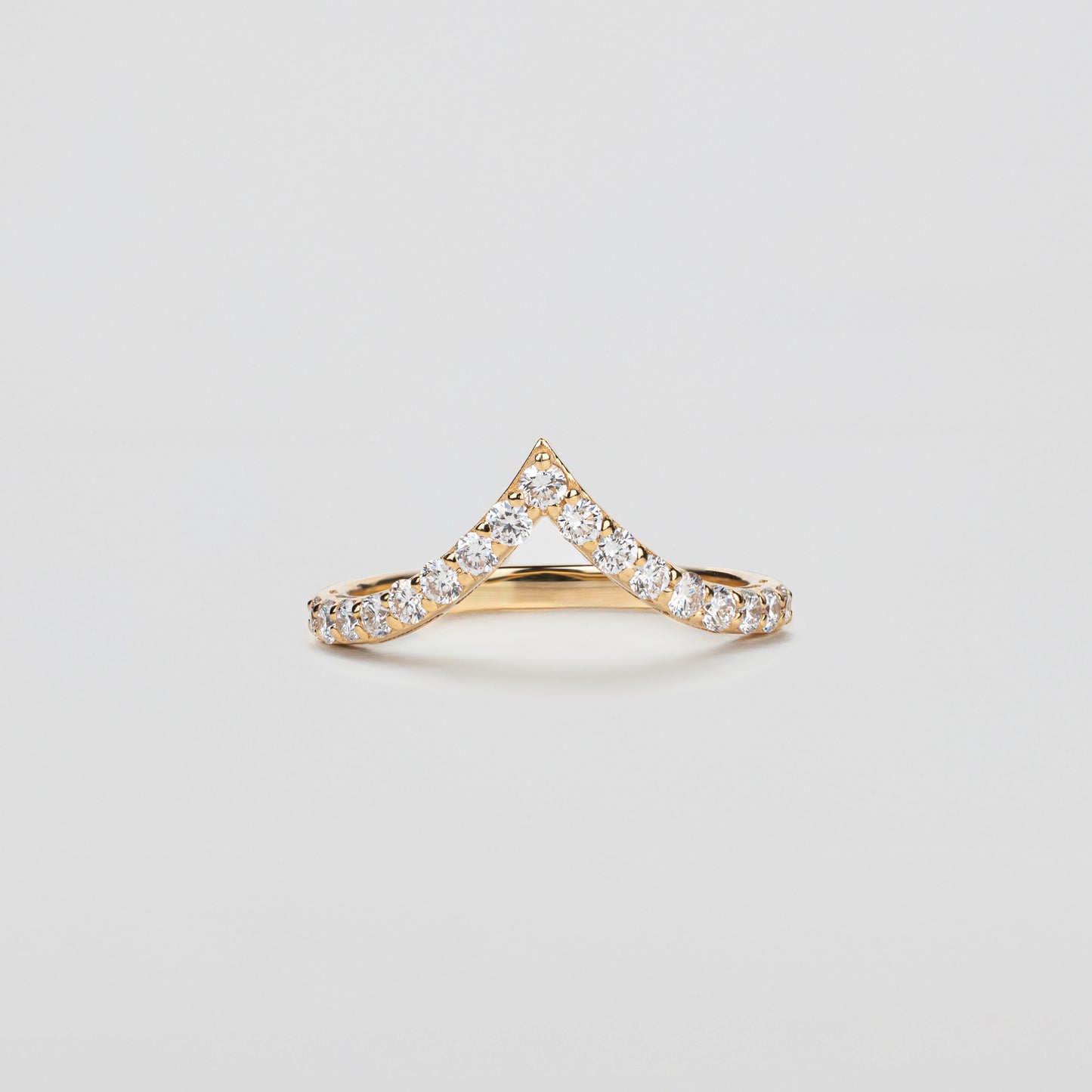 The Éternelle Chevron Band | Diamond | Yellow Gold