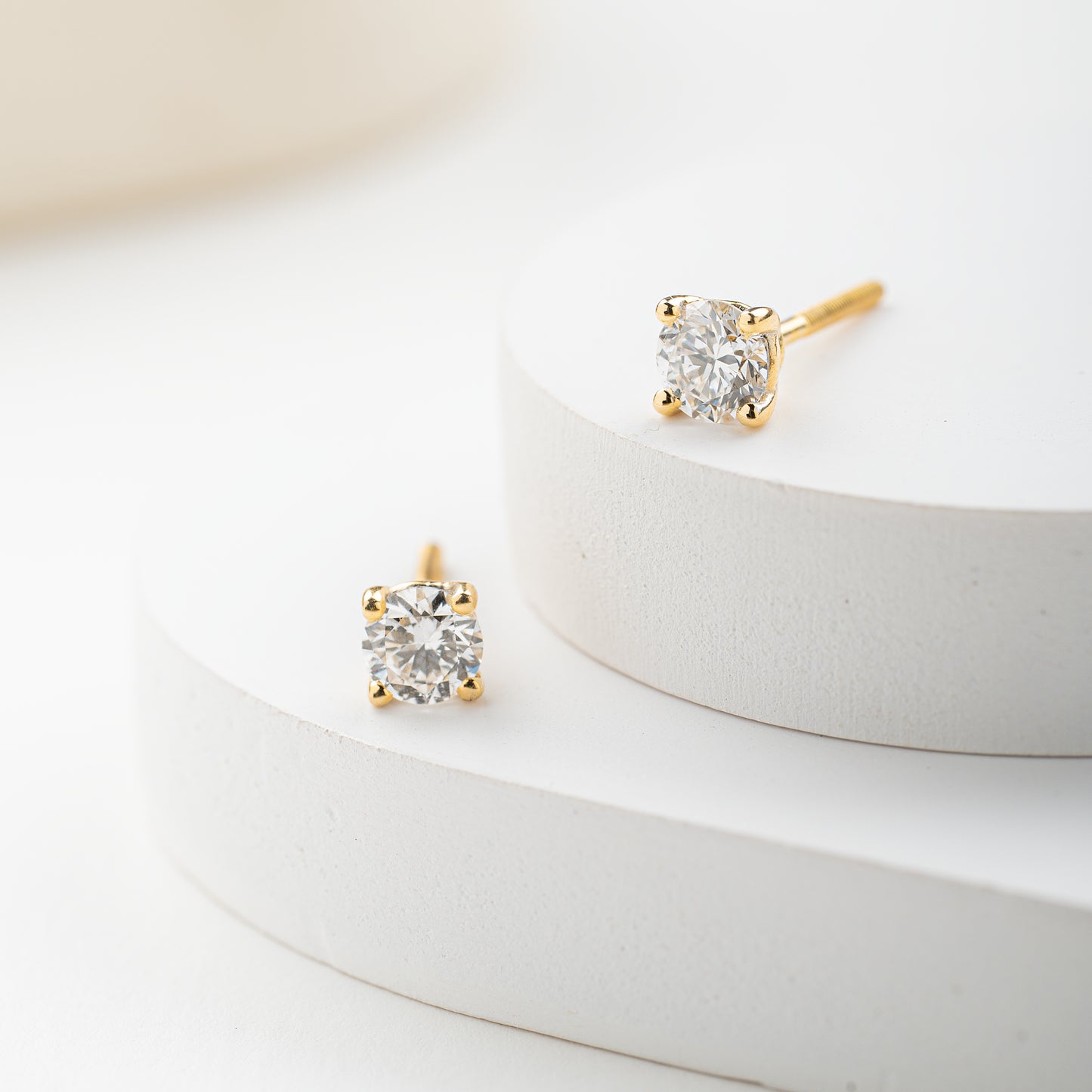 Aurá Basket Studs | Diamonds | Yellow Gold